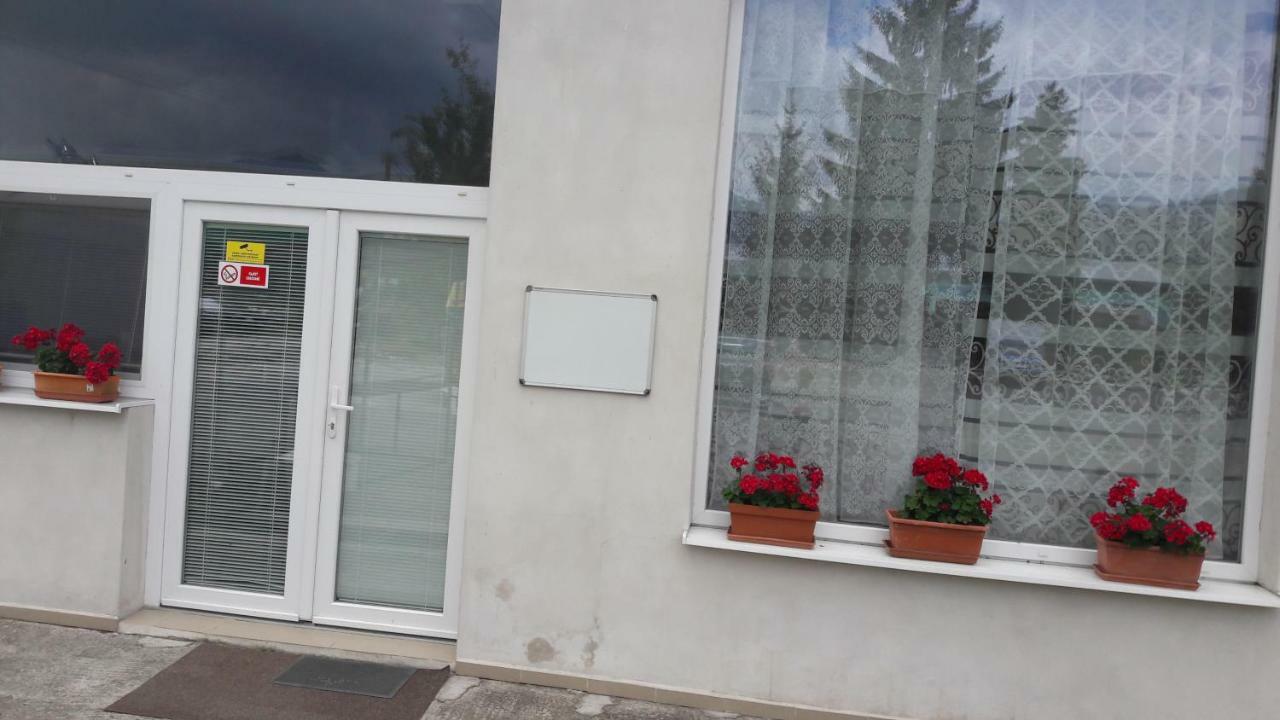 Apartman Yvet Sucany Экстерьер фото